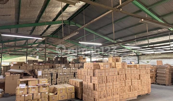 2-storey warehouse, land area 660m², with goods lift, located in a warehouse complex on Jl. Tegal Alur, Cengkareng sub-district, West Jakarta.