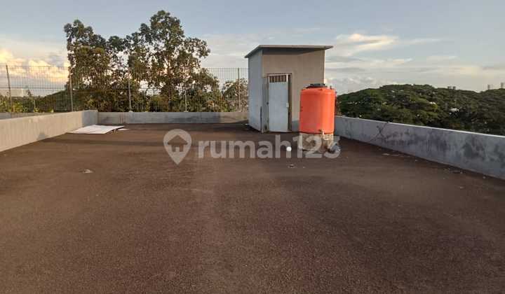 3-story warehouse, land area 297m², with cargo lift, located on Batu Ceper Street, Tangerang. 3-story warehouse, land area 297m², with cargo lift, located on Batu Ceper Street, Tangerang.