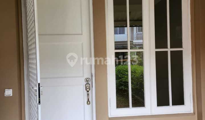 Rumah 2 lantai luas tanah 102m² full renovasi perum di jl. Bintan Lippo Karawaci utara Tangerang 2