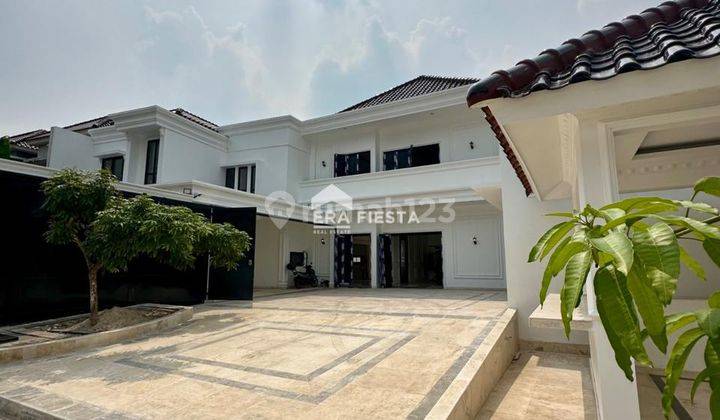 Rumah Mewah 2 Lantai Dengan Fasilitas Lengkap 2