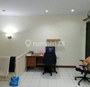 Rumah 2 Lantai Bagus Furnished SHM di Metro Permata, Tangerang 2