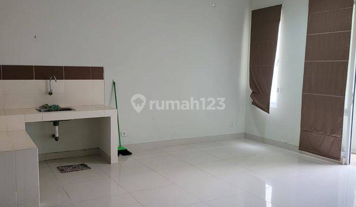 Dijual Rumah Hoek 2 Lantai di Cluster Pinewood Banjar Wijaya 2