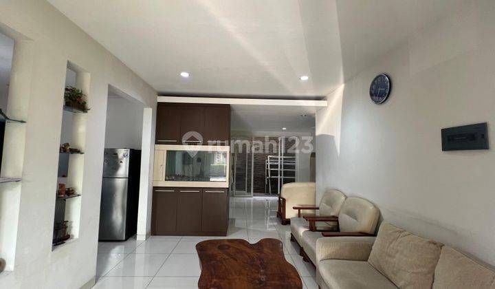 Disewakan Rumah Cantik, Siap Huni, di Taman Osaka Lippo Karawaci 1