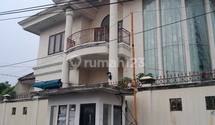 Dijual Cepat / Butuh Uang Cepat.-Rumah Mewah dan Luas di Jakarta