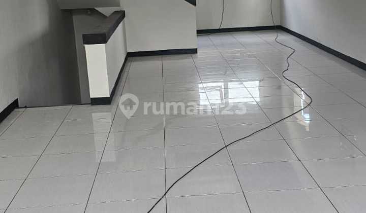 *Dijual* *2 Bangunan Ruko 3 Lantai* *Di Gempol*