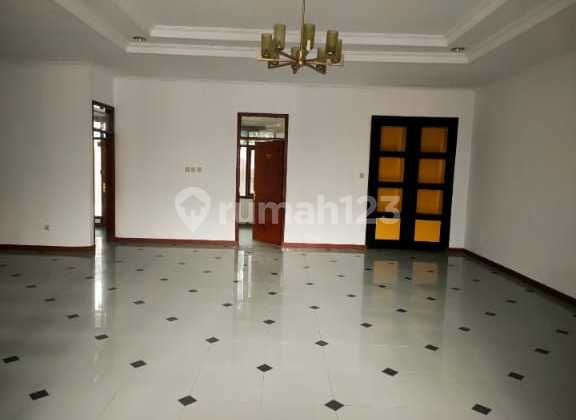 House for sale in HOLIS REGENCY 2