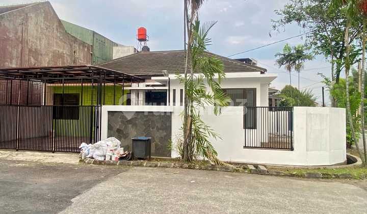Rumah Cantik Siap Huni Hook di Istana Kawaluyaan Bandung. Rumah Cantik Siap Huni Hook di Istana Kawaluyaan Bandung.