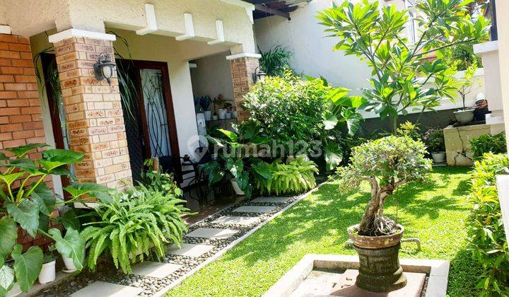 Rumah Mewah Lantai Kayu Perum Elit Surabaya Dekat Raya Merr 1