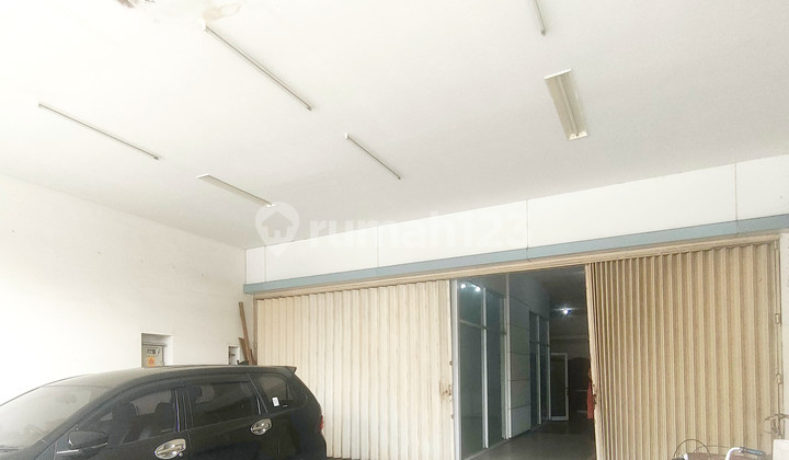 Commercial House (Shop House/Business House) in Pandegiling Surabaya, Convenient & In a Busy Business Area Commercial House (Shop House/Business House) in Pandegiling Surabaya, Convenient & In a Busy Business Area