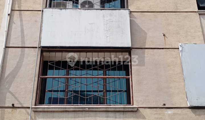 Ahmad Jais Surabaya 3-Story Shop House 2