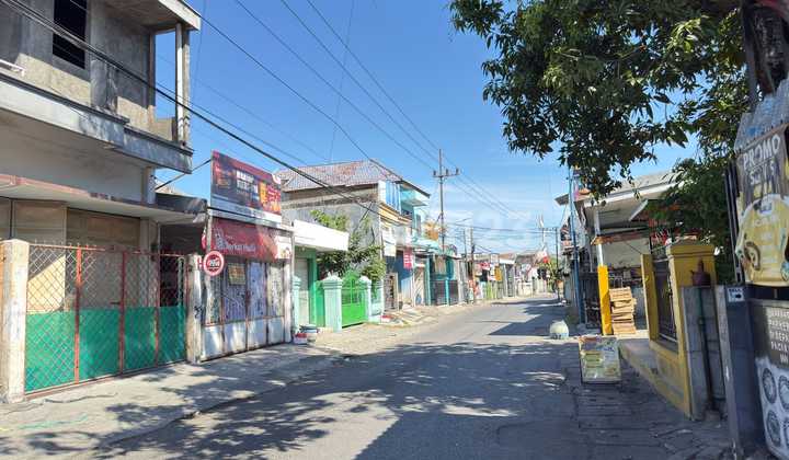 Auction House on Jl Kedung Asem Surabaya, Area 300 m² &amp; Main Roadside 2