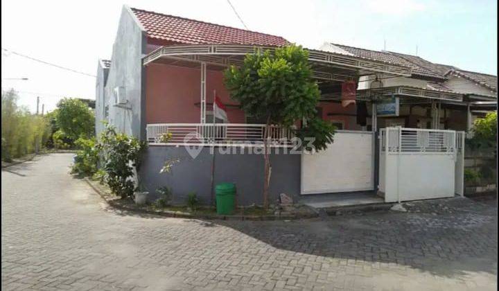 Rumah Bagus Posisi Hoek di Menteng Regency, Driyorejo, Gresik 2