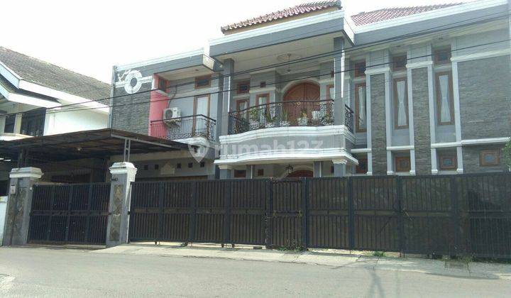 Rumah Elegan 2 Lantai Pusat Kota di Kembar Sayap Bkr Sriwijaya 1