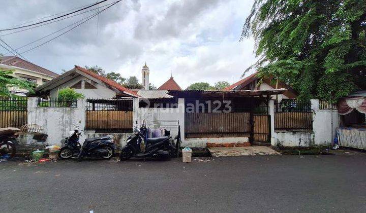 Rumah Istimewa 3 Sisi Muka di Kemanggisan 1