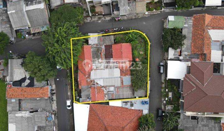 Rumah Istimewa 3 Sisi Muka di Kemanggisan 2