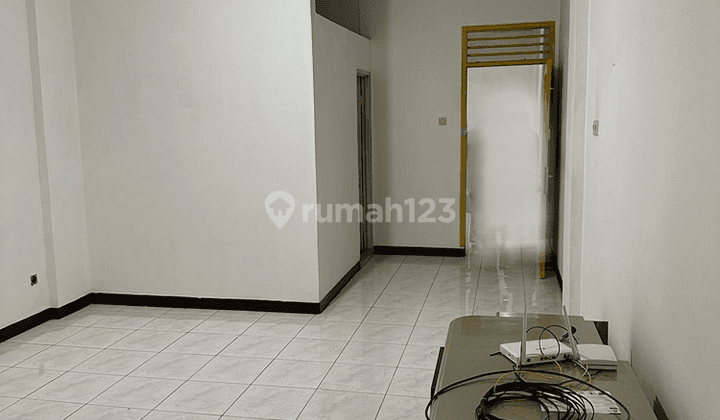 RUMAH COCOK UNTUK TEMPAT TINGGAL DAN USAHA KAWASAN JELAMBAR 2