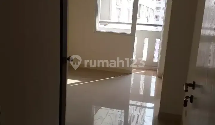 2 KAMAR LUAS! Apartemen 2BR Green Pramuka Kondisi Prima (Unfurnish)