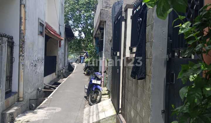 RUMAH  DI KAMPUNG IRIAN JAKARTA PUSAT LUAS 31m2 NYAMAN, STRATEGIS 2