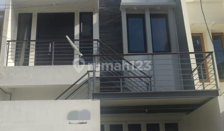 New house in Sunter, 6x15 area, north-facing, strategic location.