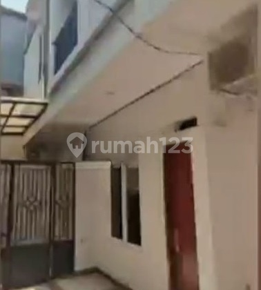 RUMAH DI KEPU LUAS 31m2 LOKASI BAGUS, 2 LANTAI, STRATEGIS, KODE DS 1