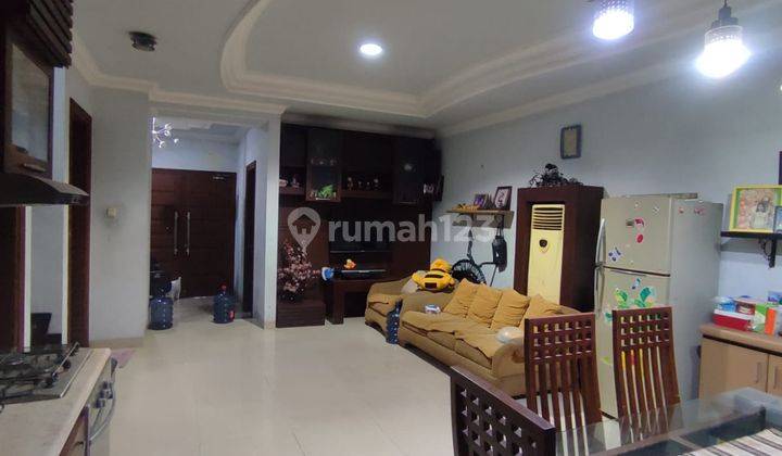 Dijual Rumah Siap Huni di Taman Pegangsaan Indah 3 Lantai Harga 4,7 Milyar  2