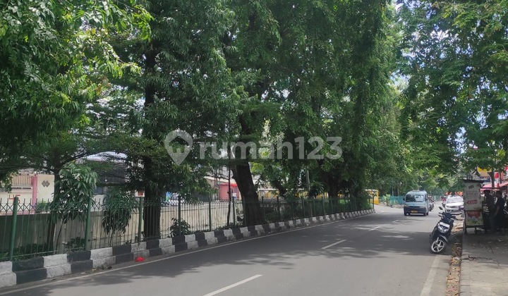 Prime Pademangan plot roadside, excellent location, 2500m2 area, annual rent 1.5 billion. Prime Pademangan plot roadside, excellent location, 2500m2 area, annual rent 1.5 billion.