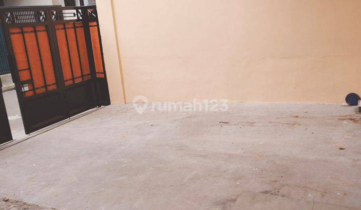 garasi/carport rumah di griya kenanga cipondoh