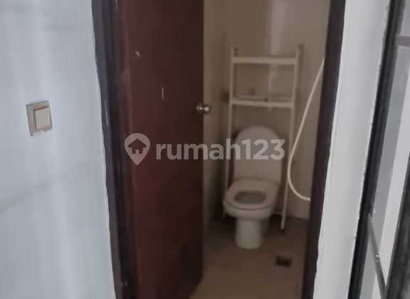 Ready-to-Occupy House in Green Lake City Cluster East Asia with Air Conditioning. 2