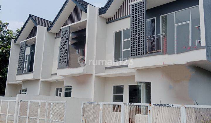 Rumah 2 lantai 3 unit di Rempoa Ciputat Tangerang Selatan 1