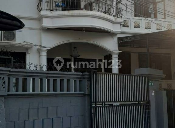 Rumah 2 Lt Selangkah Stasiun Mrt Dekat Area Perkantoran Fatmawati 