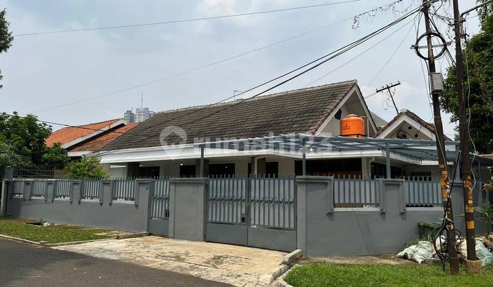 Rumah Posisi Hook Dekat Sekolahan Di Gandaria Jakarta Selatan