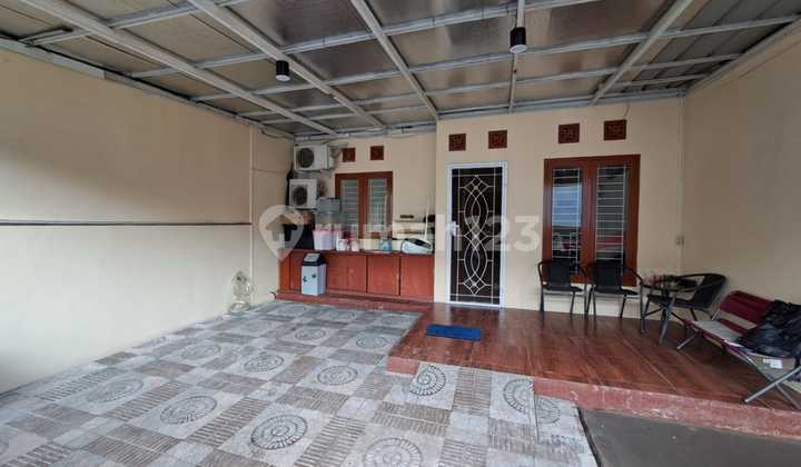 Rumah Siap Huni Sudah Renovasi Dekat Mall dan Jalan Raya Rumah Siap Huni Sudah Renovasi Dekat Mall dan Jalan Raya