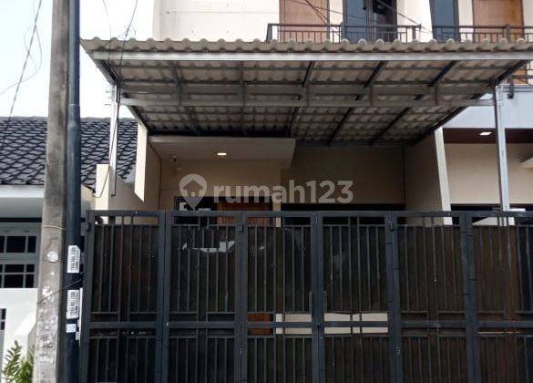 Dijual Rumah 2 Lantai Di Harapan Indah Bekasi 1