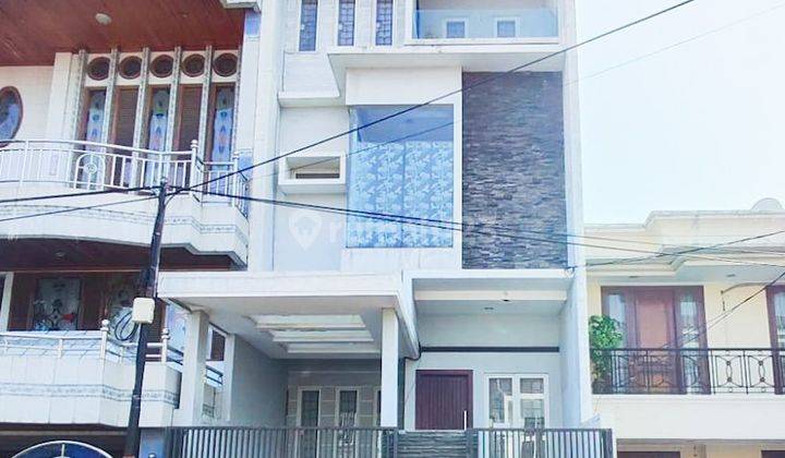 Rumah di Janur Asri Kelapa Gading 3 Lantai SHM Bagus 1