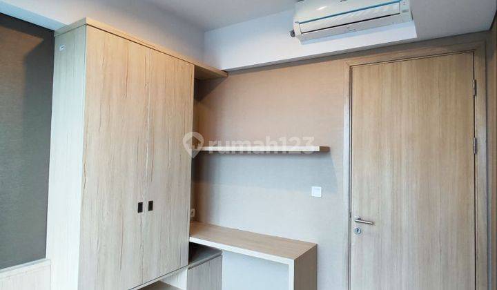 Disewakan Murah Apartemen Holland Village 3 Kamar Tidur Sudah Renovasi Furnished 2