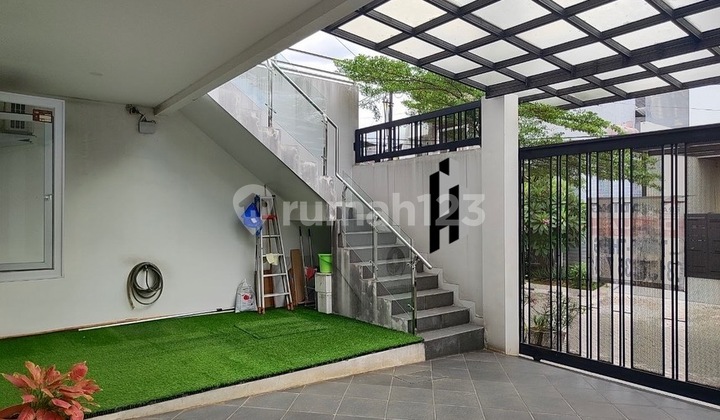 Luxury House for Sale in Taman Pegangsaan Indah, Kelapa Gading 2