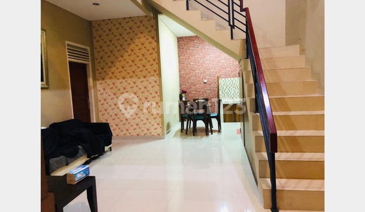 For Rent: 2-story house suitable for office use, Kemang, South Jakarta. 2