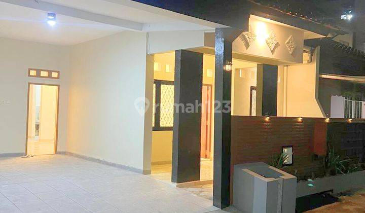 Rumah baru renovasi  2 lantai SHM di Cinere Depok  1