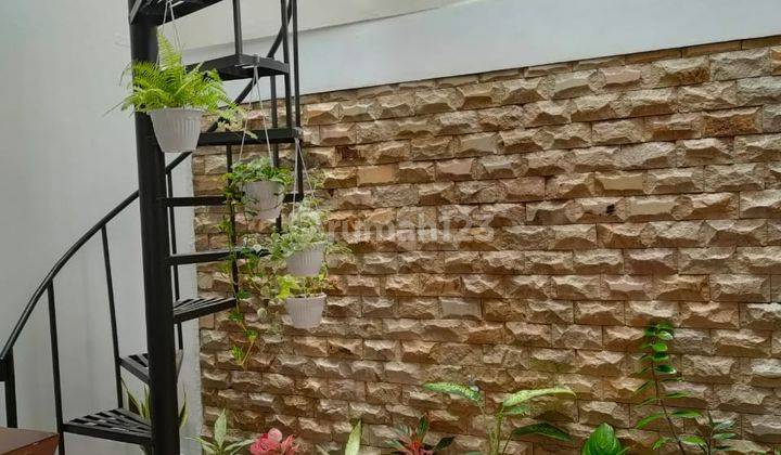 Di Jual Rumah 2 Lantai Terawat Dalam Cluster di Krukut Depok  2