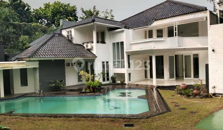 Rumah bagus 2lantai Cilandak dekat MRT Fatmawati Jakarta Selatan.