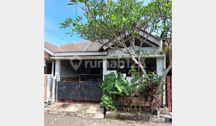 A 2-story house in Pamulang, within a complex and a serene environment in South Tangerang.