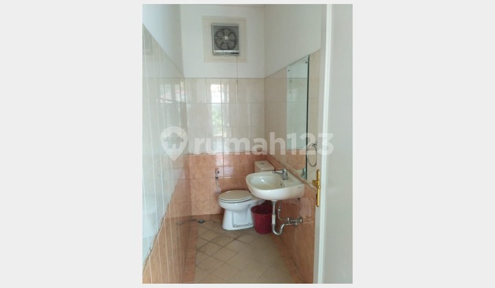 Nice house with swimming pool, strategic location in Cipete, South Jakarta. 2