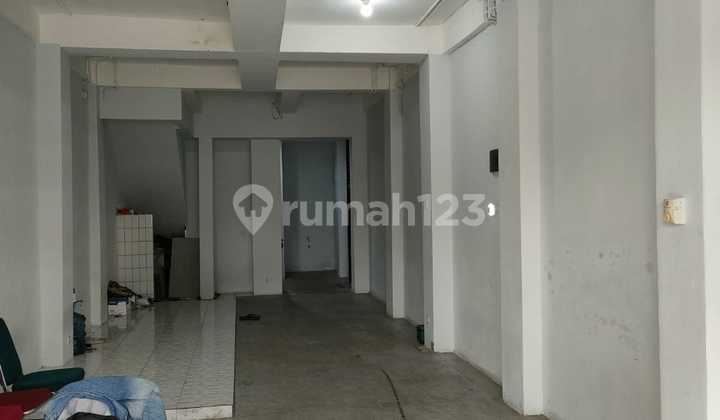 Rent Commercial Shop 4 Floors Strategic Side of Main Road Pasar Minggu.