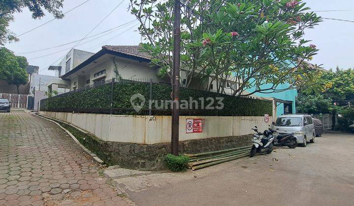 Dijual Rumah Semi Furnished Lokasi Strategis Di Jakarta Selatan 2