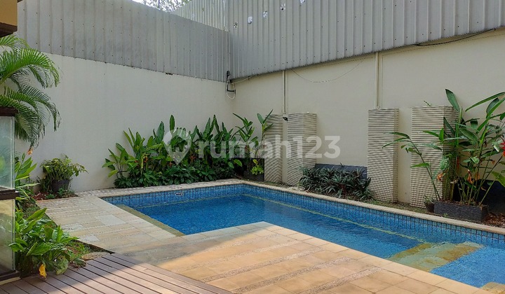 FOR SALE LUXURY HOUSE IN AN EXCLUSIVE COMPLEX IN TB SIMATUPANG SOUTH JAKARTA 2