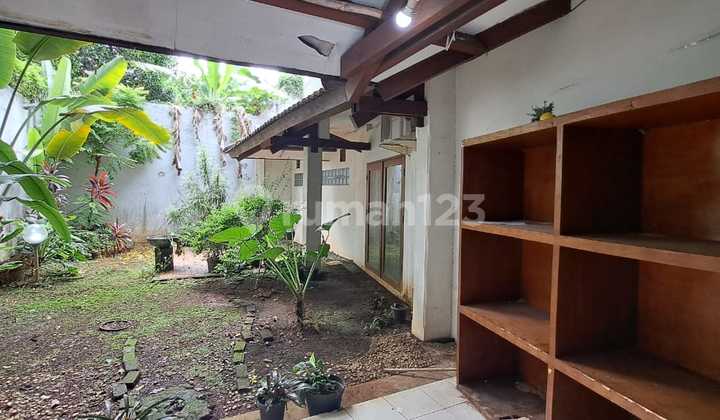 Rumah 2 Lantai Dalam Kawasan Elit Jakarta Selatan  2