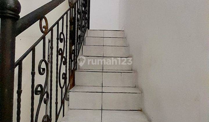 Ruko 2 Lantai Lokasi Sangat Strategis di Jakarta Selatan 2