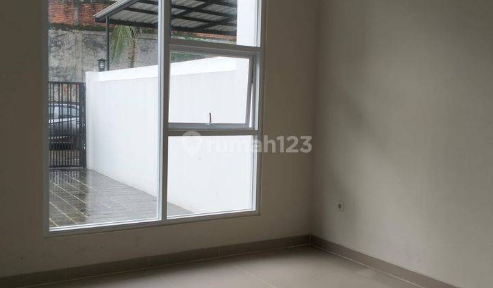 Rumah Baru 2 Lantai  Di Cinere Dalam Komplek ,SHM Bebas Banjir Dan Lokasi Strategis  2