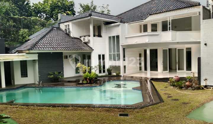 Rumah siap pakai 2 lantai fasilitas lengkap Cilandak depan Citos