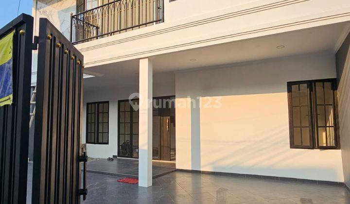 Rumah Baru 2 Lantai Lokasi Strategis di Gandaria Jakarta Selatan  1